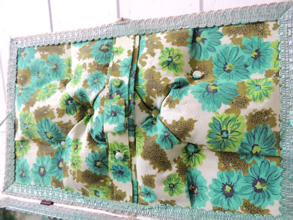 レトロな花柄・2段式・ヴィンテージ・ソーイングボックス/裁縫箱