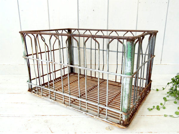 【SHAMROCK Farms】シャビー・メタル製・ヴィンテージ・ミルクボトルケース/キャリーケース