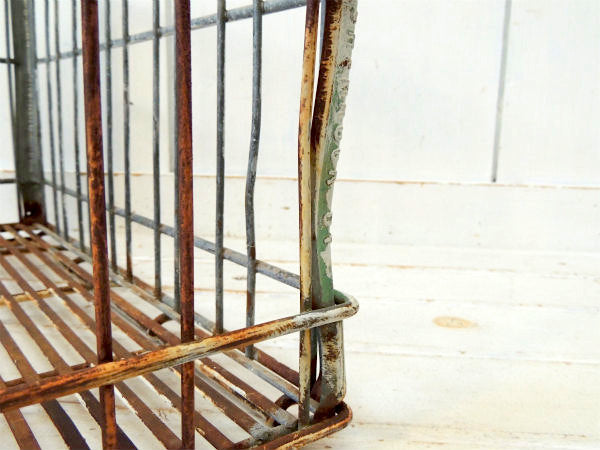 【SHAMROCK Farms】シャビー・メタル製・ヴィンテージ・ミルクボトルケース/キャリーケース