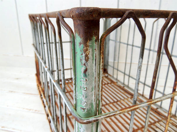 【SHAMROCK Farms】シャビー・メタル製・ヴィンテージ・ミルクボトルケース/キャリーケース