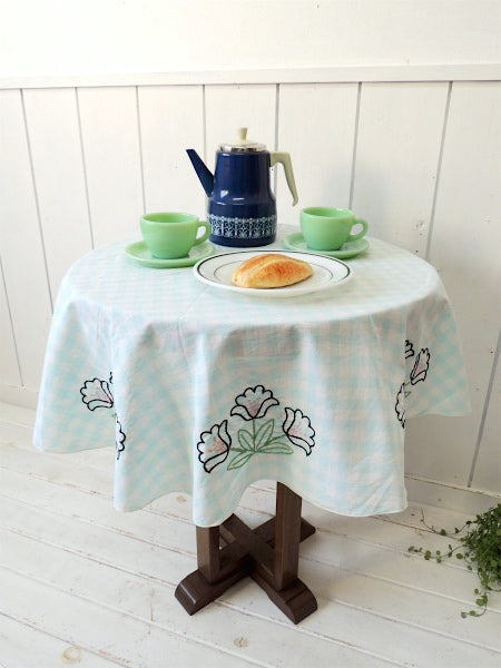 フラワーモチーフ×ギンガムチェック 手刺繍 ラウンド型 ヴィンテージ テーブルクロス ハンドメイド