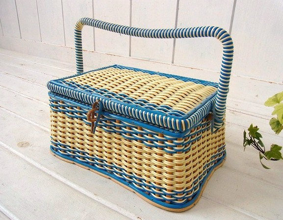 アメリカ製・!ブルー×アイボリー色のレトロなヴィンテージ・ソーイングボックス/裁縫箱/手芸用品