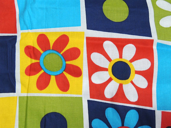 USA・カラフルポップなフラワーパッチワーク柄・デッドストック・ヴィンテージ・ファブリック/生地