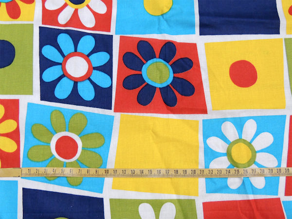 USA・カラフルポップなフラワーパッチワーク柄・デッドストック・ヴィンテージ・ファブリック/生地