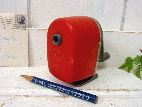 【Apsco】STAR・赤色の小さなアンティーク・ペンシルシャープナー/鉛筆削り USA