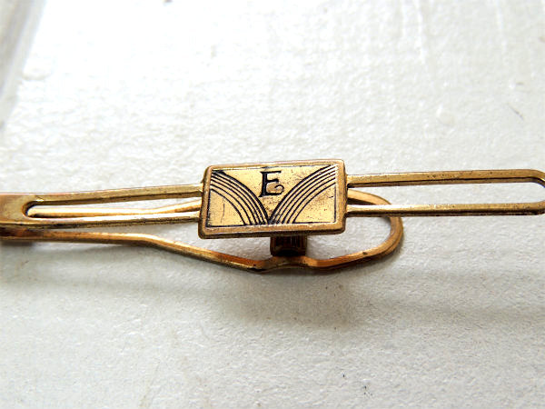 【アールデコ】アンティーク・E・イニシャルモチーフ&カットデザインのお洒落なタイピン