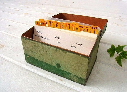 オリーブ・グリーン メタル製・カード付き・ヴィンテージ・カードボックス ファイルボックス USA