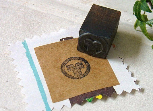 【デザイン・マーク】小さなヴィンテージ・スタンプ/USA・木製×メタル製