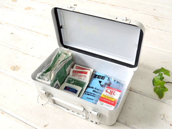 【Dresser Titan】オクラホマ州・メタル製・白色・ヴィンテージ・救急箱/ファーストエイド