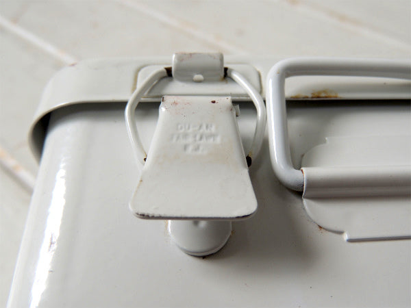 【Dresser Titan】オクラホマ州・メタル製・白色・ヴィンテージ・救急箱/ファーストエイド