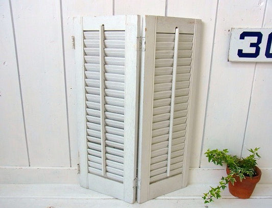 シャビーな白色の木製アンティーク・ルーバー/ヴォレー/シャッター/建具　USA