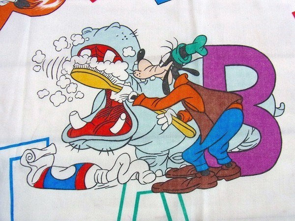 【ミッキー&フレンズ】アルファベット柄・ヴィンテージ・USEDフラットシーツ(1/2) USA