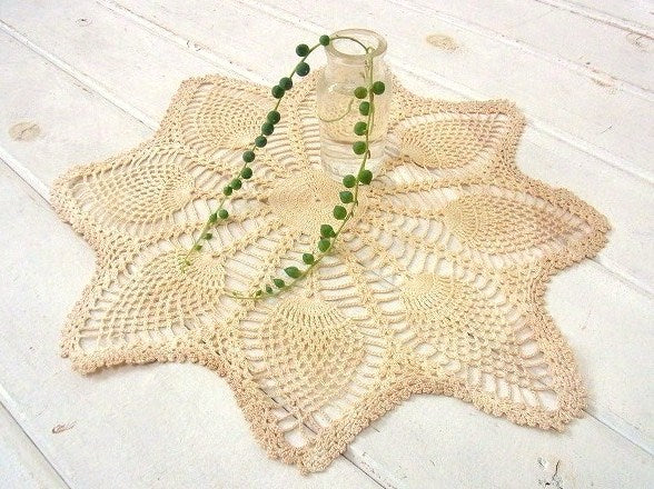 レトロ ベージュ 花柄モチーフ クロシェレース デッドストック アンティーク ドイリー ハンドメイド USA