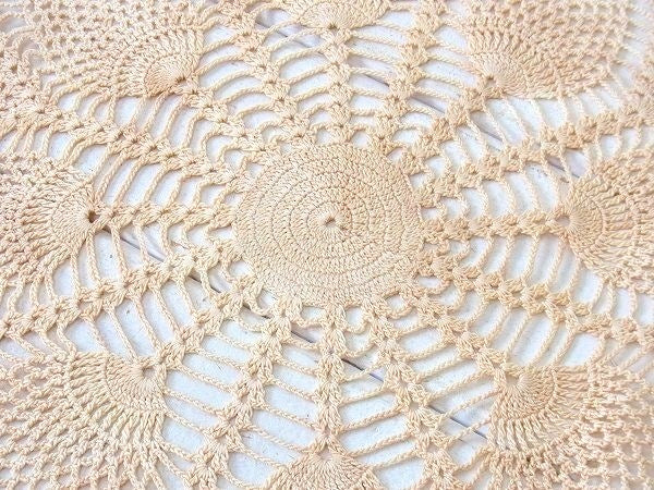 レトロ ベージュ 花柄モチーフ クロシェレース デッドストック アンティーク ドイリー ハンドメイド USA