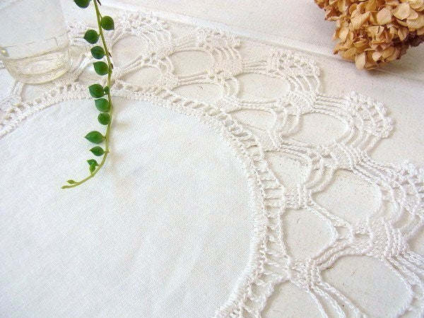アメリカ製!デッドストック未使用・白色のクロッシェレース・アンティーク・ドイリー/ハンドメイド
