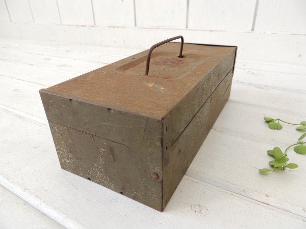 【アーミー&ミリタリーカラー】ブリキ製・ヴィンテージ・ツールボックス・工具箱・工業系