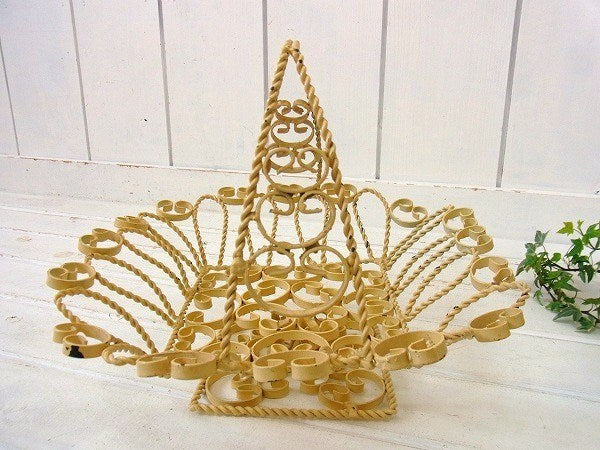 クリームトーン・脚付き・アイアン製・アンティーク・バスケット・フルーツバスケット・店内装飾