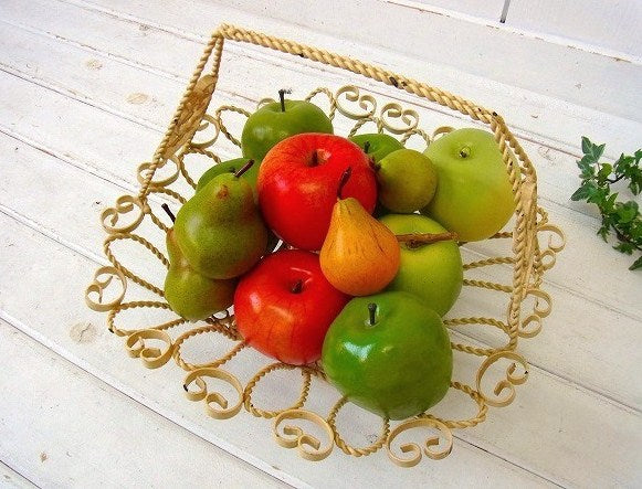 クリームトーン・脚付き・アイアン製・アンティーク・バスケット・フルーツバスケット・店内装飾