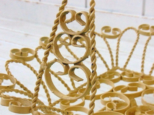 クリームトーン・脚付き・アイアン製・アンティーク・バスケット・フルーツバスケット・店内装飾