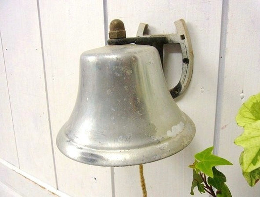 白いペンキの付いたシャビーな馬の蹄鉄型・アンティーク・ドアベル/鐘/呼び鈴 USA USA