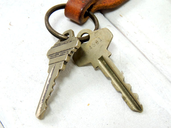 【スヌーピー・SKI BUM】大人気キャラクター・ヴィンテージ・レザー製・キーホルダー・革・USA