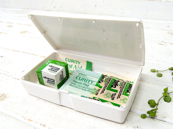 【ニューヨーク・NY・ファーストエイド】プラスティック製・ヴィンテージ・救急箱