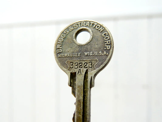 【BASCO・ウィスコンシン州】USA・英字&ナンバー入り・鍵・ビンテージ・自動車キー