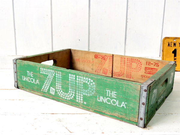 【7up】セブンアップ・炭酸ドリンク・緑色・1975年・ヴィンテージ・木箱/ウッドボックス USA