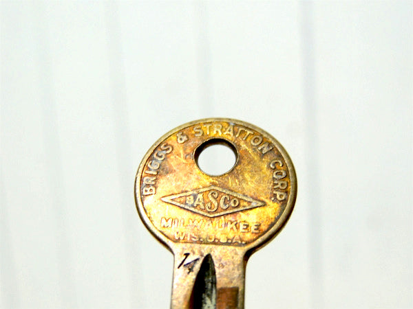 【BASCO・USA】真鍮製・ヴィンテージ・オールドキー・アメ車(鍵)