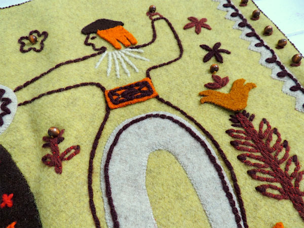 民族衣装 毛糸 刺繍・ステッチ・フェルト アンティーク・タペストリー 壁飾り USA ラグ