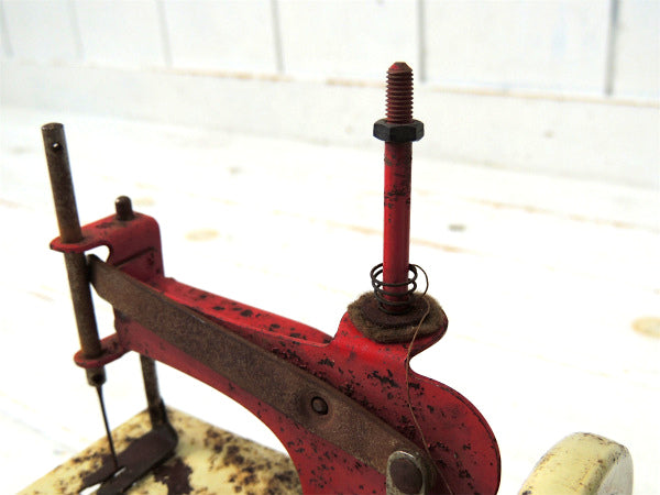 Gateway 赤×クリーム色・1940's~アメリカ製・アンティーク・子供用ミシン/トイミシン