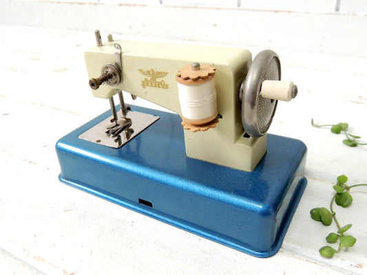 ミシン CASIGE ドイツ製・イーグル・ブルー×クリーム・アンティーク・子供用 トイミシン