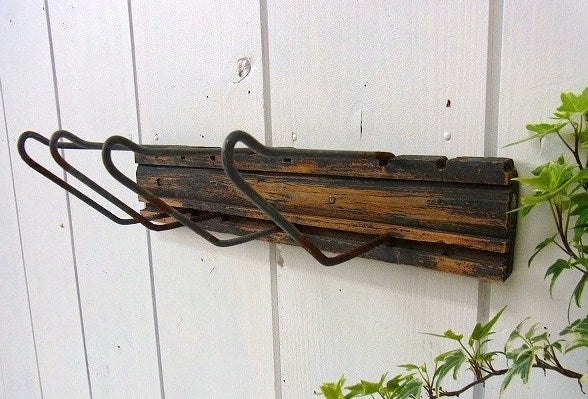 シャビーな木製・ヴィンテージ・4連・ウォールフック/壁掛けフック　USA