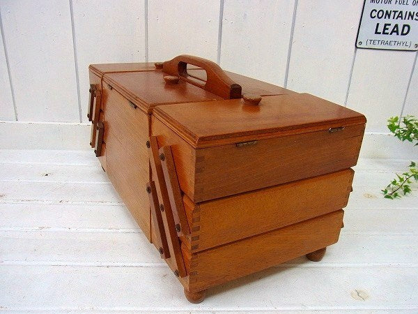 ルーマニア製・木製・脚付き・大きなアンティーク・ソーイングボックス/裁縫箱