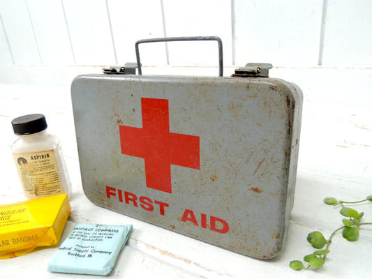 【1960's・FIRST AID KIT】ファーストエイドキット・ヴィンテージ・救急箱・壁掛け式