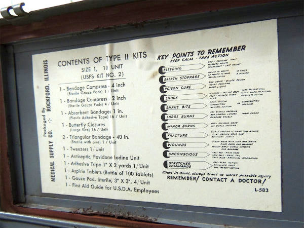 【1960's・FIRST AID KIT】ファーストエイドキット・ヴィンテージ・救急箱・壁掛け式