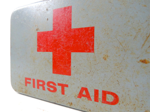 【1960's・FIRST AID KIT】ファーストエイドキット・ヴィンテージ・救急箱・壁掛け式