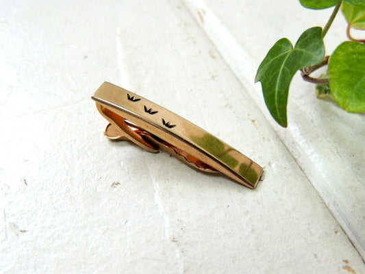 【オリエンタル・HICKOK】シルバーゴールド×ブラック・カットデザイン・タイピン・タイバー