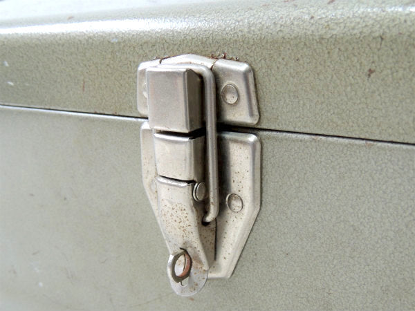 ゴールドトーン・メタル製・2段式・ヴィンテージ・ツールボックス・ツールケース・工具箱・道具箱