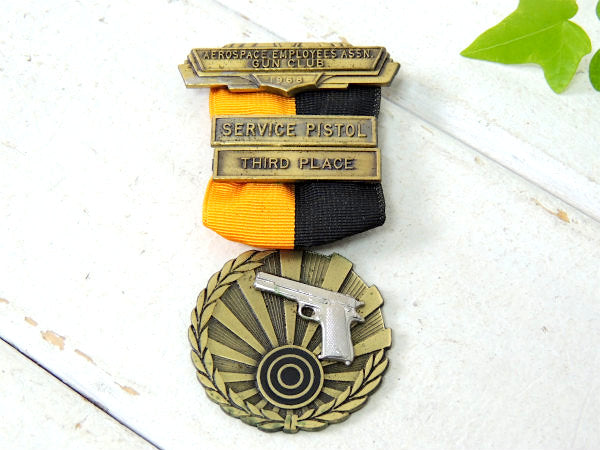 1968s GUN CLUB ピストル モチーフ・勲章 バッジ・ビンテージ・メダル 鉄砲