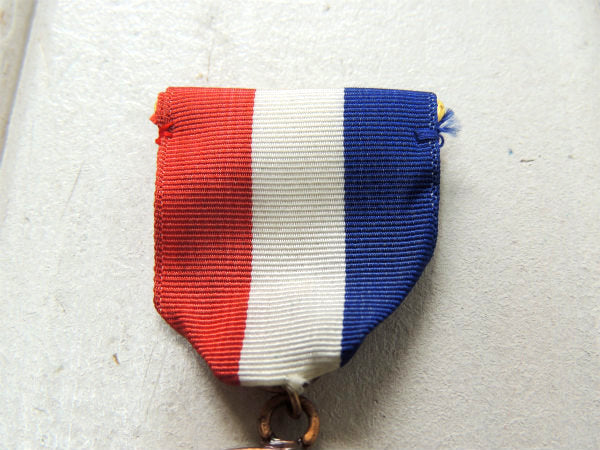 NFAA アーチェリー　ヴィンテージ ブローチ　勲章バッジ　リボン　ピン　メダル　USA ファッション　アクセサリー　小物