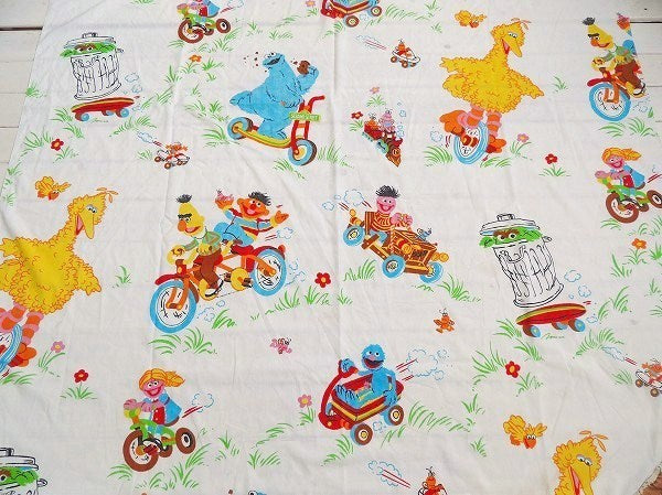 【セサミストリート】乗り物柄・ヴィンテージ・ユーズドシーツ(ボックスタイプ) USA