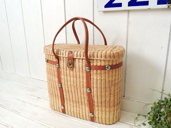 大きなドーム型・スタッズ付き・ヴィンテージ・ストローバッグ・かごバッグ・鞄・バスケット USA