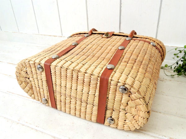大きなドーム型・スタッズ付き・ヴィンテージ・ストローバッグ・かごバッグ・鞄・バスケット USA