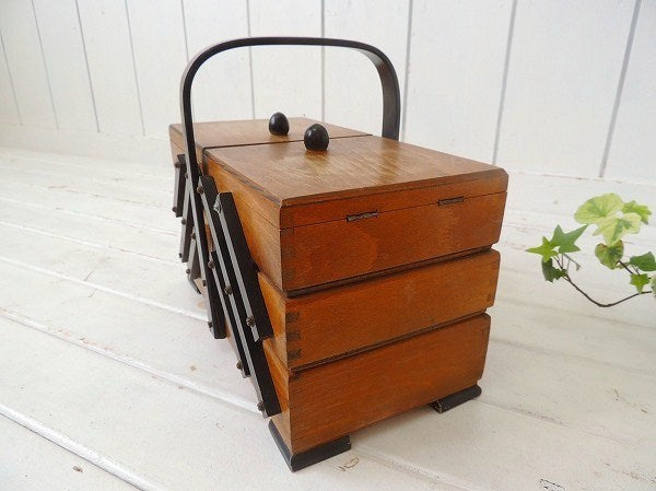 ポーランド製・小さな脚付き・木製・アンティーク・ソーイングボックス/裁縫箱