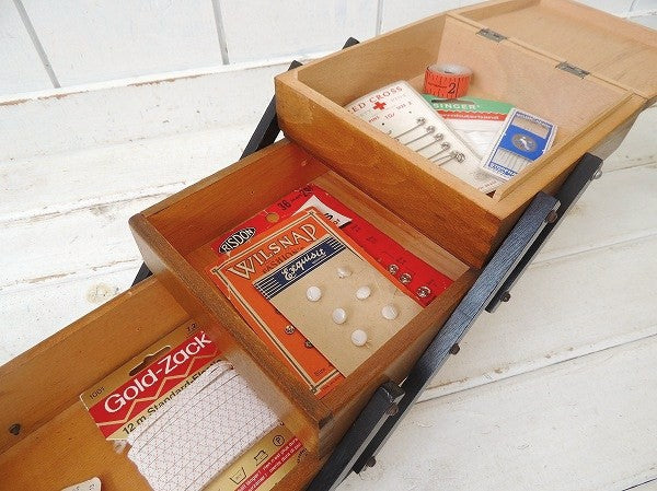 ポーランド製・小さな脚付き・木製・アンティーク・ソーイングボックス/裁縫箱