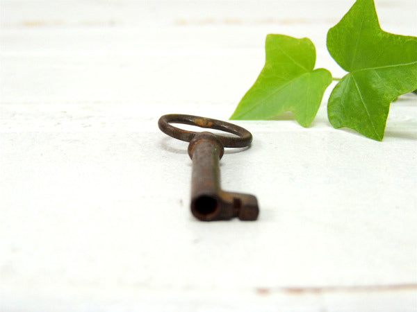 【ノスタルジック・オールドキー】お洒落なデザインのアンティーク・鍵・USA