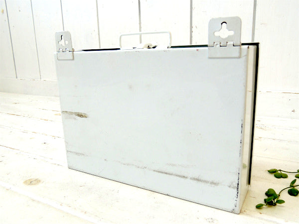 【EASTERN・FirstAidKit】ファーストエイド・キット・USA・救急箱・メタル製