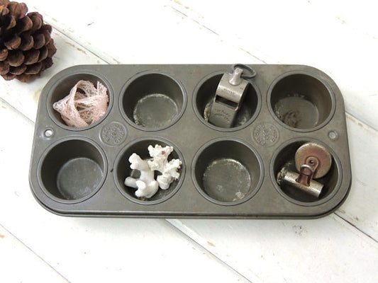 【EKCO】シャビーなティン製・アンティーク・マフィンモールド/菓子型/ベーキングティン/8つ穴