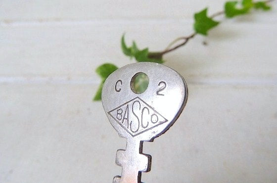 【BASCO/C2】USA英字&ナンバー入り・鍵・ビンテージ・キー